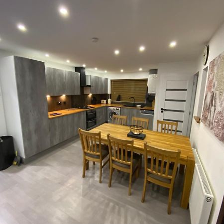 Вилла Hollemeadow Bloxwich Экстерьер фото