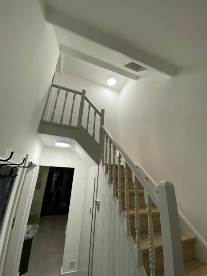 Вилла Hollemeadow Bloxwich Экстерьер фото