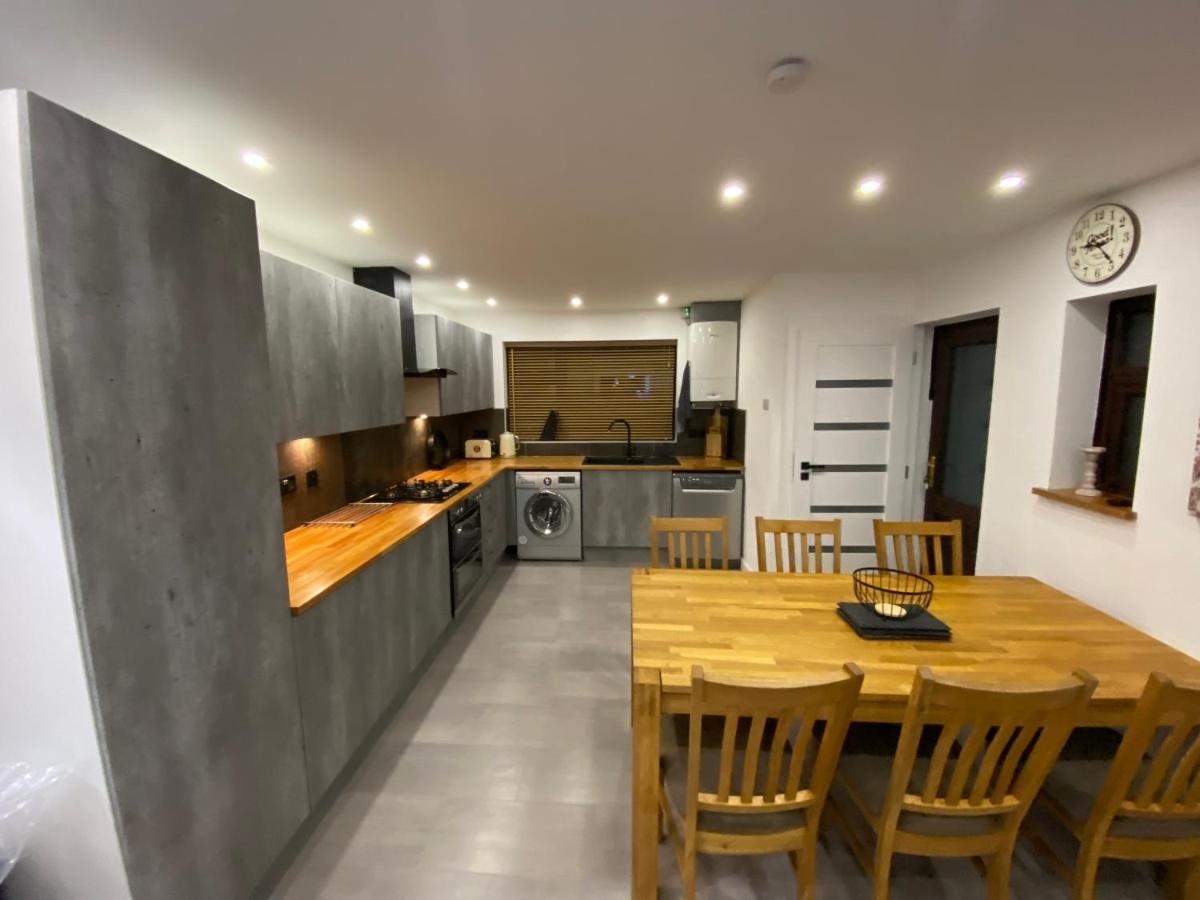 Вилла Hollemeadow Bloxwich Экстерьер фото