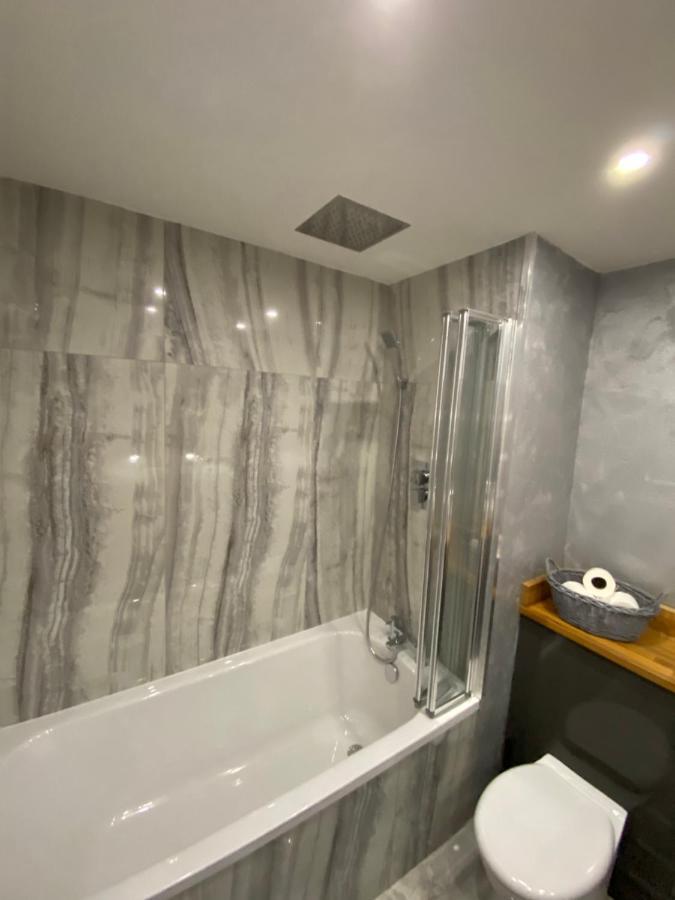 Вилла Hollemeadow Bloxwich Экстерьер фото